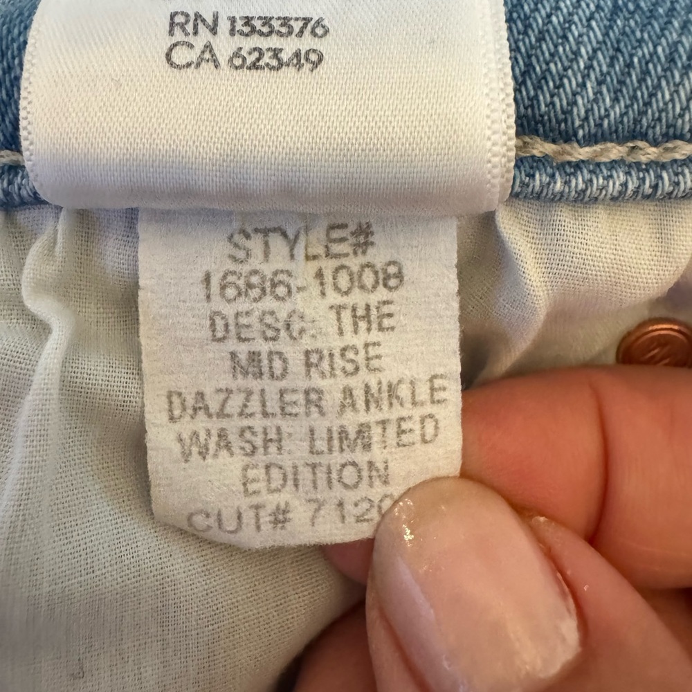 Barely worn MOTHER Denim mid rise dazzler jeans size 28 - Picture 4 of 8
